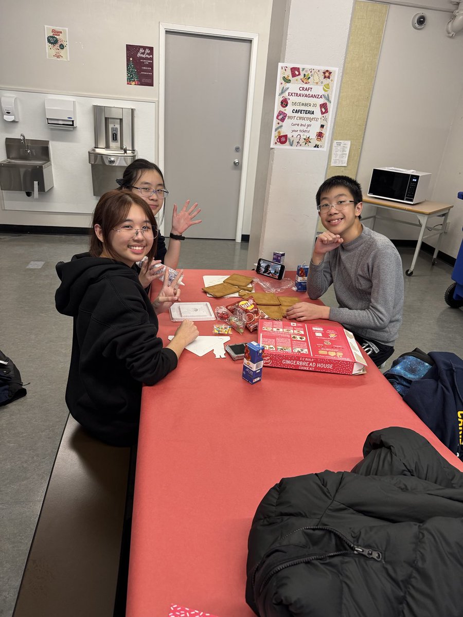 Ecole Cariboo Hill tweet media