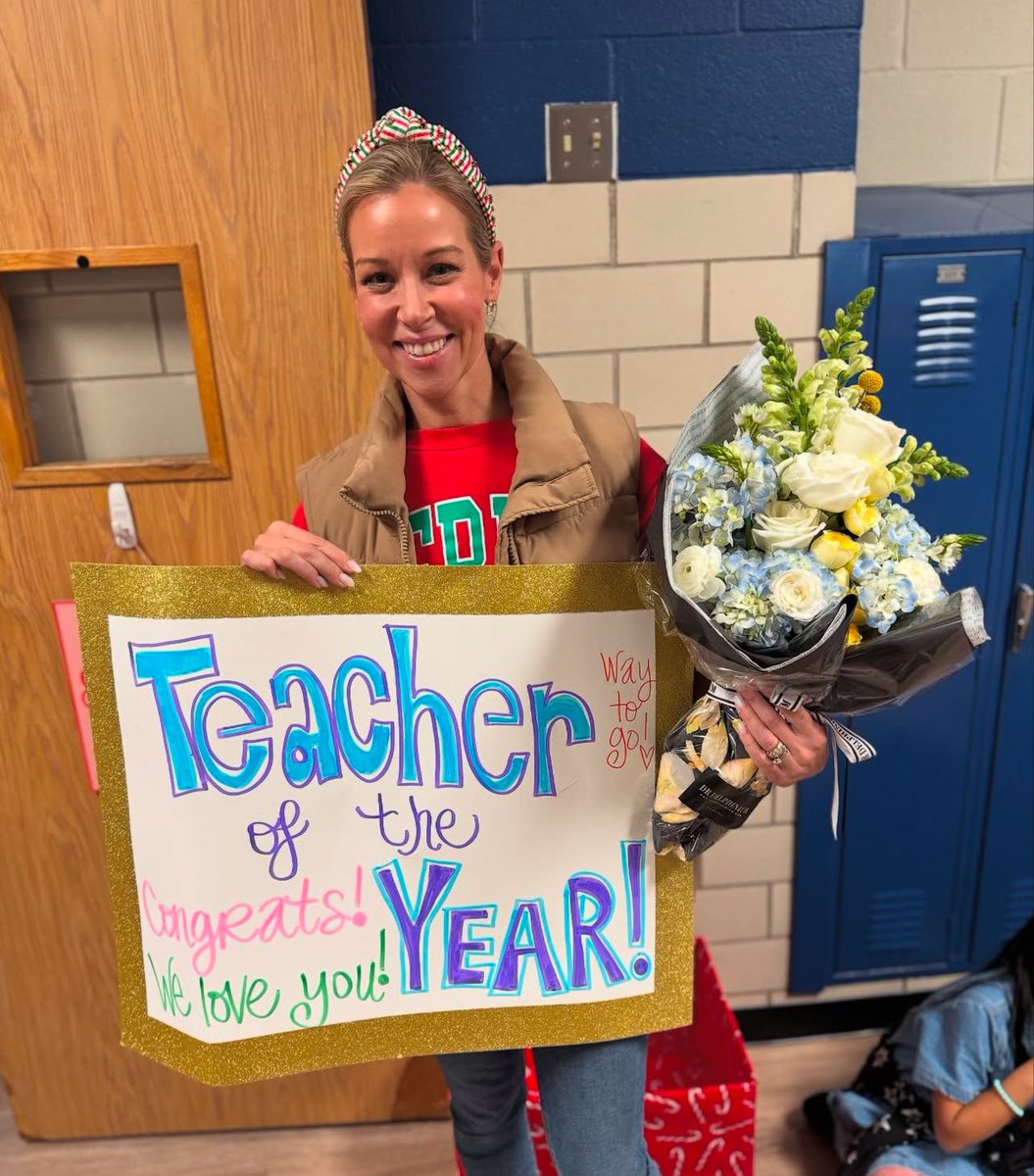Congratulations to Mrs. Latham for being named teacher of the year at Canyon Creek! Mrs. Latham goes above and beyond for her students and coworkers everyday. She is so deserving of this award! We are so proud to call her ours!👏🏼 👏🏼👏🏼