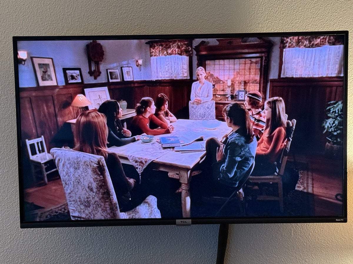 exit_music's tweet photo. The start of my my favorite 30 monies of a Buffy episode in all of season 7. https://t.co/QGMaJ2yv15