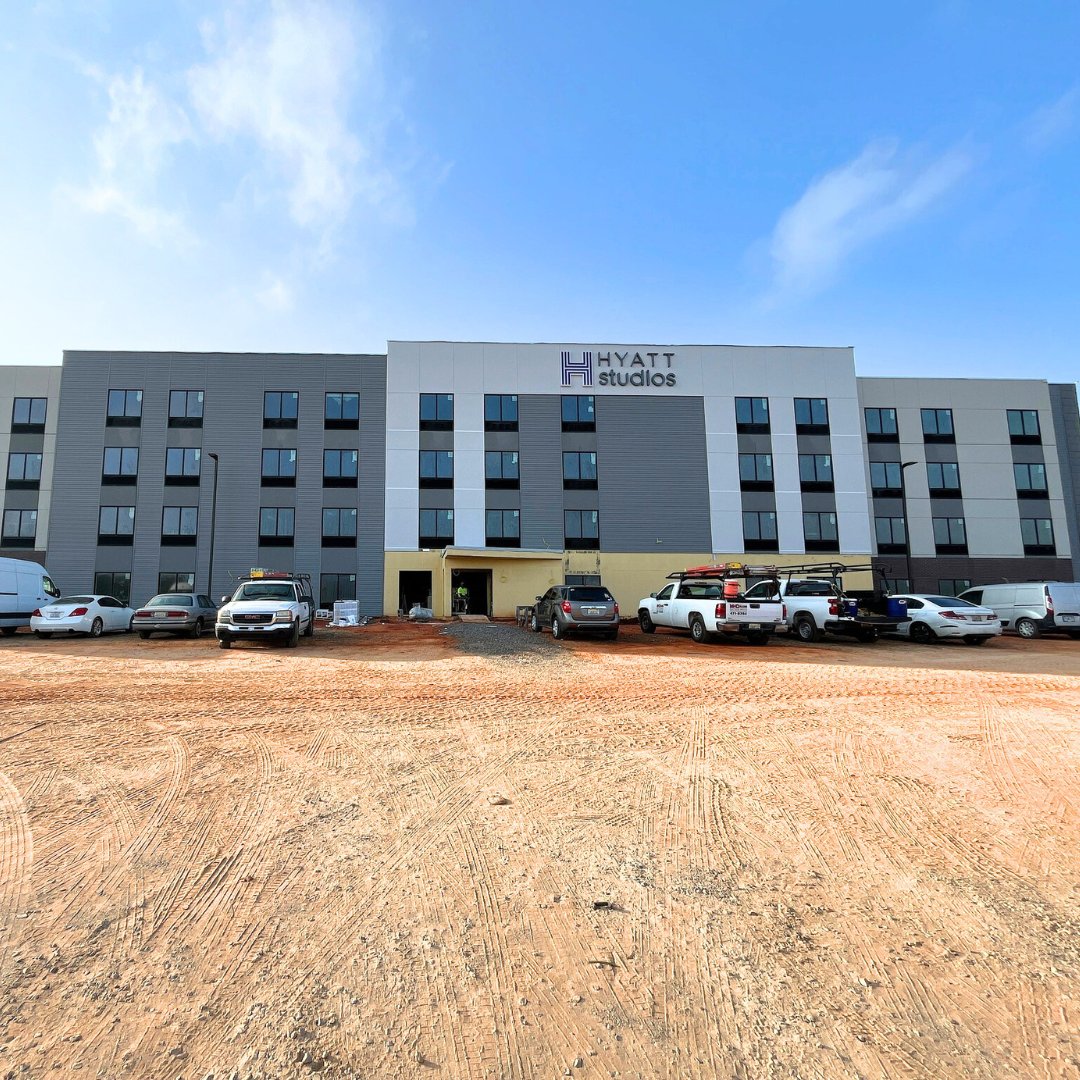 3HGroup's tweet image. From celebrating the groundbreaking last December to now booking for Spring 2025 and beyond, our @Hyatt Studios property in Mobile, Alabama, is coming to life!

#HyattStudios #Hyatt #hoteldevelopment #hospitality #hotelconstruction #3HGroup
