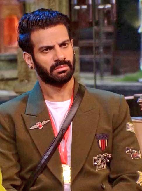 MrAmbedkarite's tweet photo. Whom do you support 
#BiggBoss18 

Like for.   #KaranveerMehra
Rt for.    #RajatDalal 
Like.                                 Rt.

#WhatsApp #BiggBoss18 #AvinashMishra𓃵 https://t.co/6sMvkaneu0