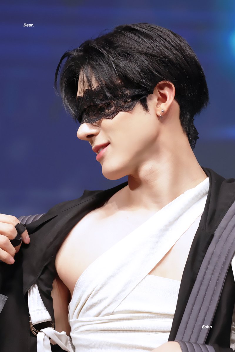 kmalehottie's tweet photo. Eric - THE BOYZ https://t.co/pea8TOjBpG