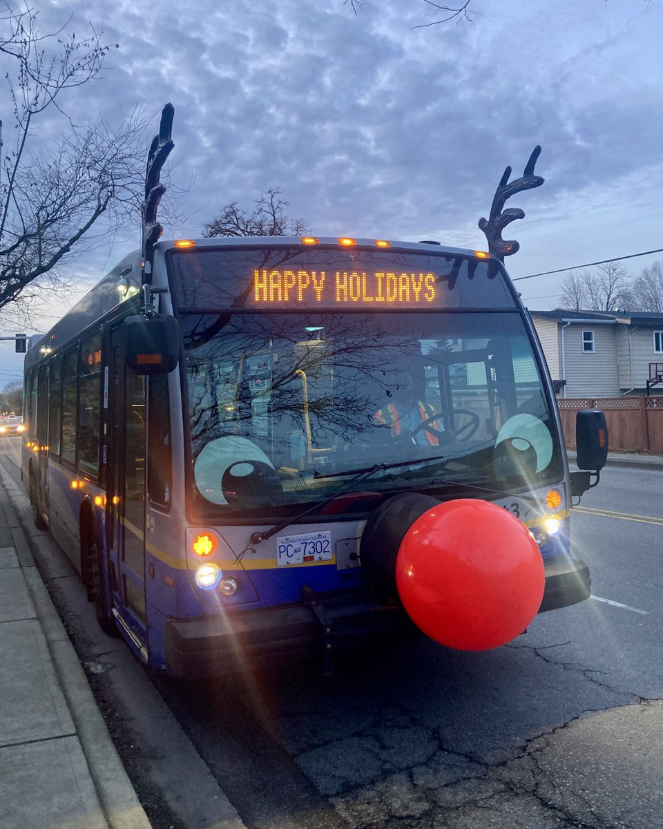 RaelSoleil's tweet photo. Spotted my 1st Rudy bus of the season!! Joy &amp;🤩🎄❤️  #rudybus #rudolph #reindeer #transit #rednose #Christmas2024 #holidayseason https://t.co/44qOytQi1o
