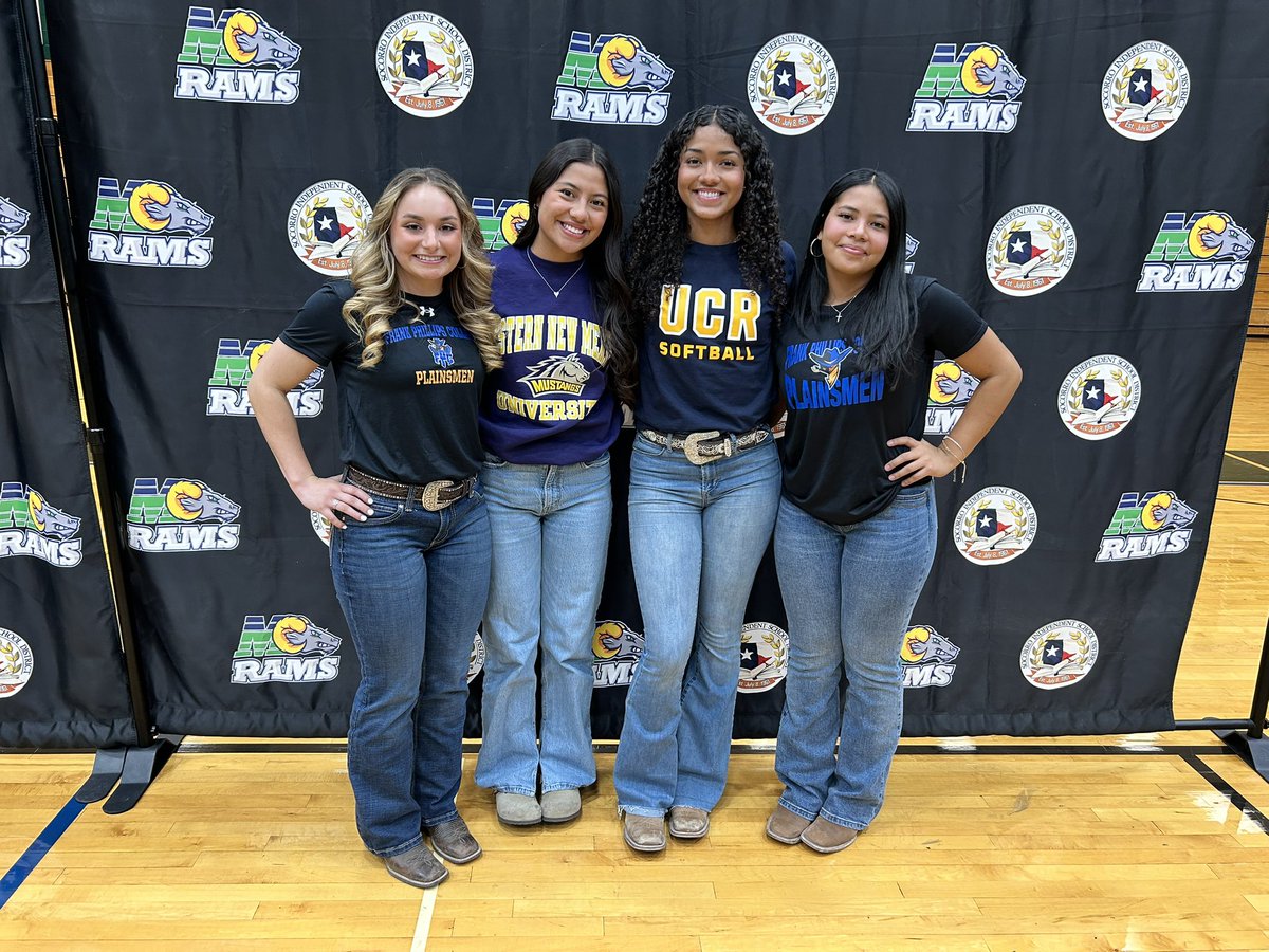 Montwood Softball tweet media