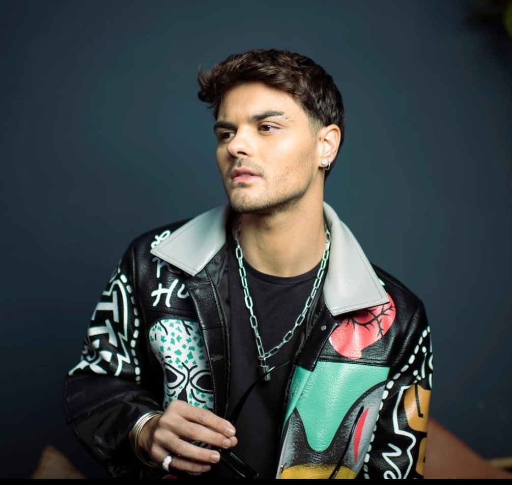 alexisromloz's tweet image. #MaskSingerFinal Abraham Mateo gana la cuarta edición de #MaskSinger bajo la identidad de Mosca. 👏👏👏