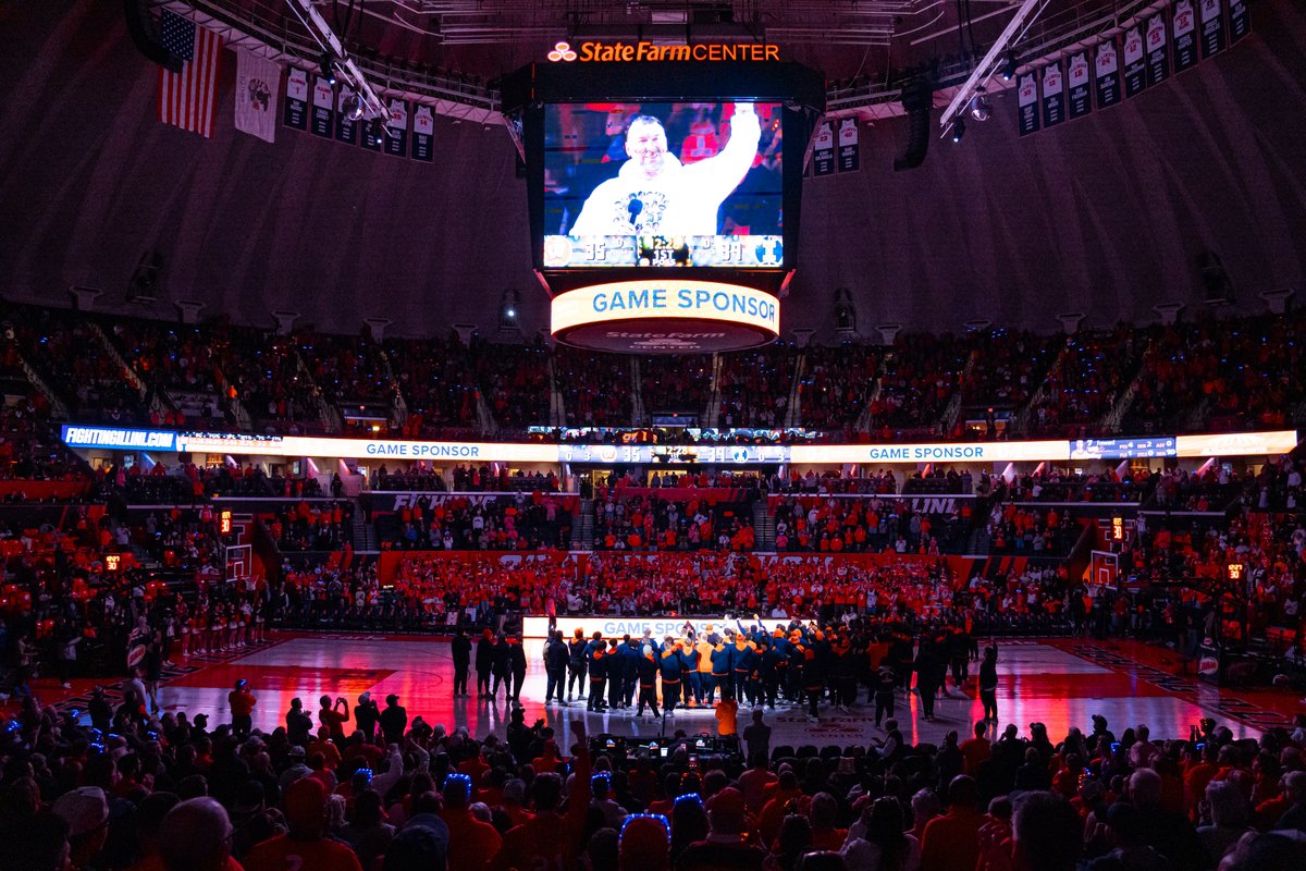 There is always incredible juice at State Farm Center!

#Illini // #HTTO // #famILLy