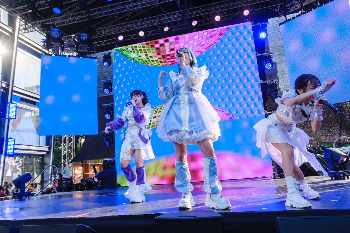 mooncastlesun's tweet photo. @cubelic_hvt @kurokawa_oto @koguma_rin @asami__sana @kurase_asuka @kinugasa_amelie @siamjshow 2024/12/1 「#サイアムJショー2024 Day 3」サイアムスクエア バンコク タイ🇹🇭

#CUBΣLIC (@cubelic_hvt) Part 5 @ J-Stage  

#SiamJShow #SiamJShow2024 #JSHOW https://t.co/bRbsruIBzP