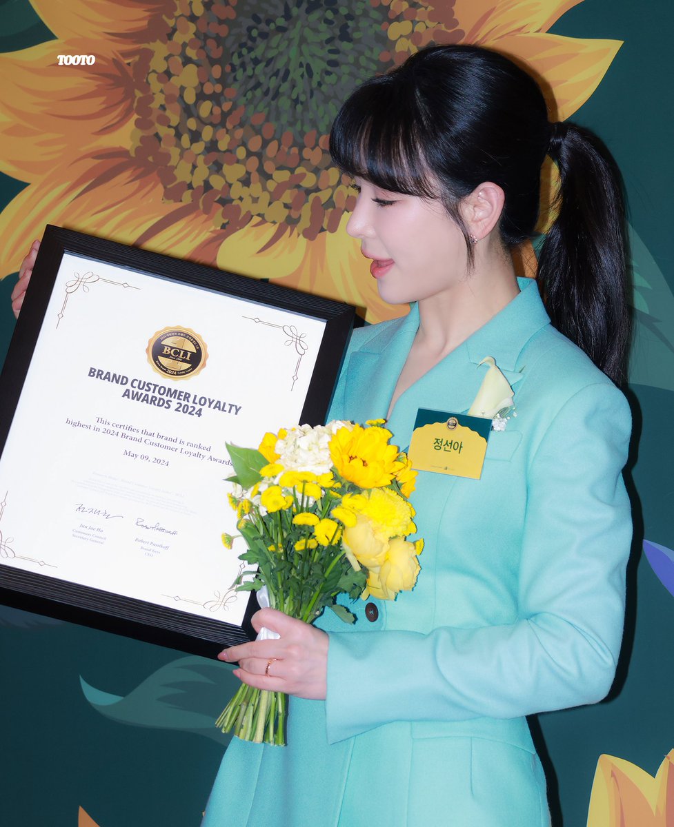 TOOTO_PIC's tweet photo. 𝐃𝐞𝐛𝐮𝐭 𝟐𝟐𝐭𝐡 𝐚𝐧𝐧𝐢𝐯𝐞𝐫𝐬𝐚𝐫𝐲

항상 같은자리에서 빛나는
내배우 정선아의 데뷔 22주년🫧💖 https://t.co/9GIJB1GF6U