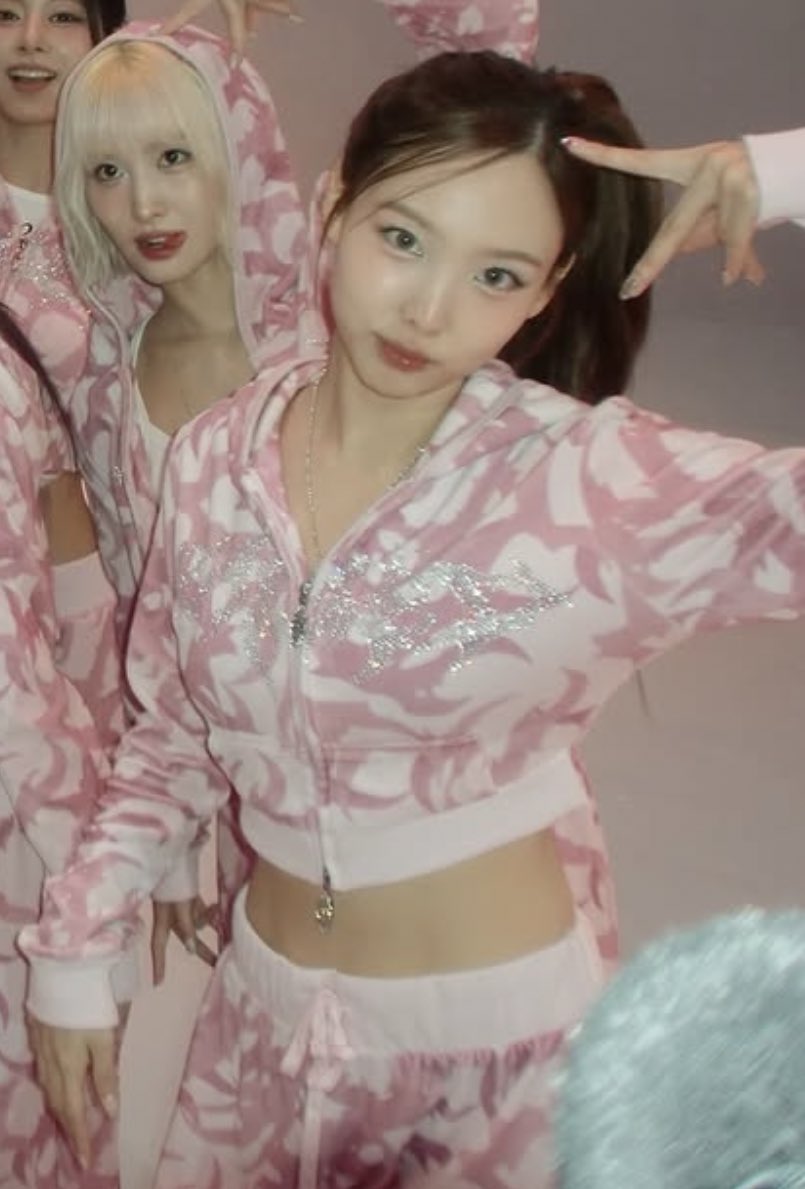 nayeon (@imnayeonarchive) on Twitter photo 