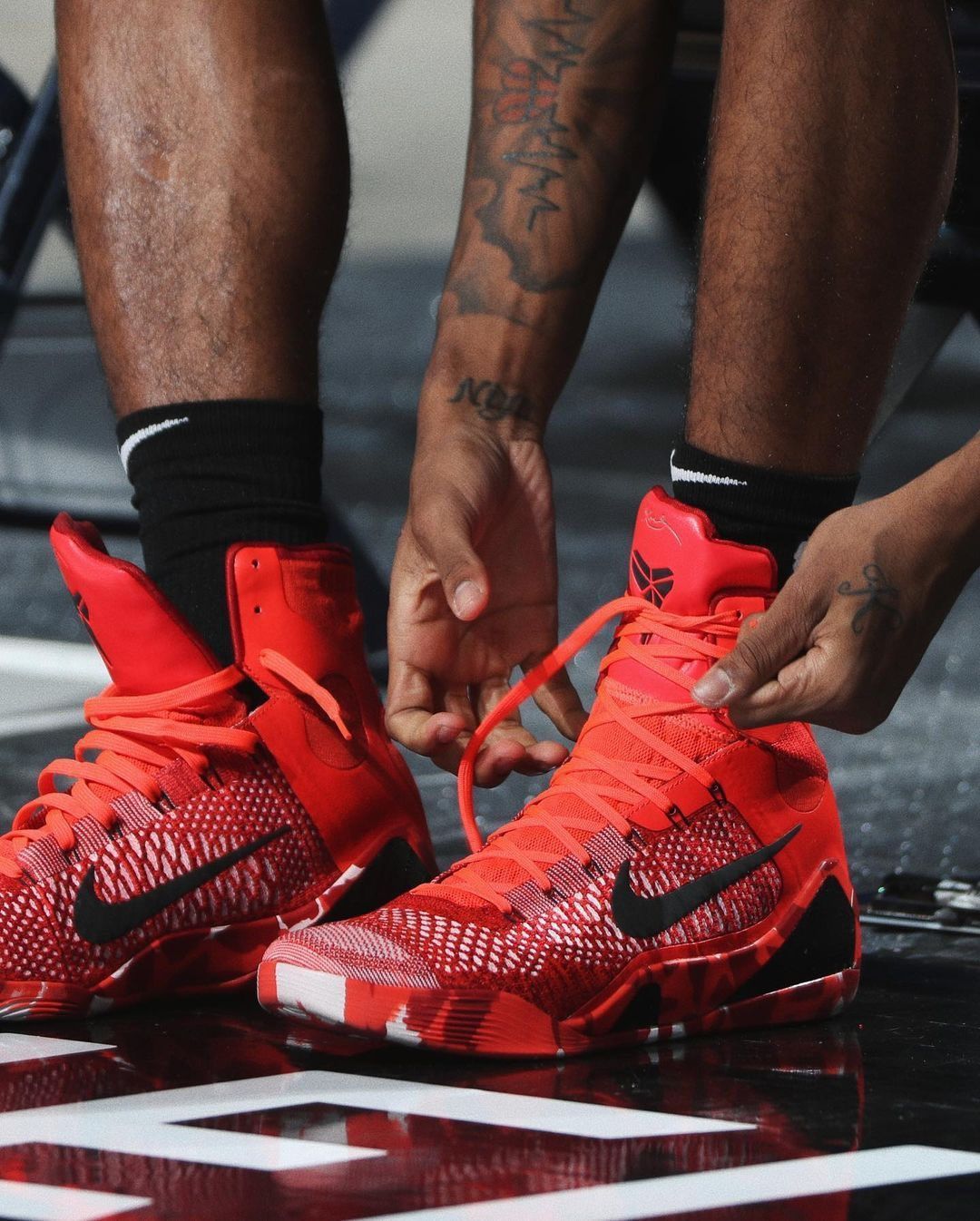 Sneaker Drop on X ad ALMOST LIVE Nike Kobe 9 Elite High Protro Christmas drops at 10am EST 7am PST https t tv7vtRyrKQ https t cyLQfmFhNM X