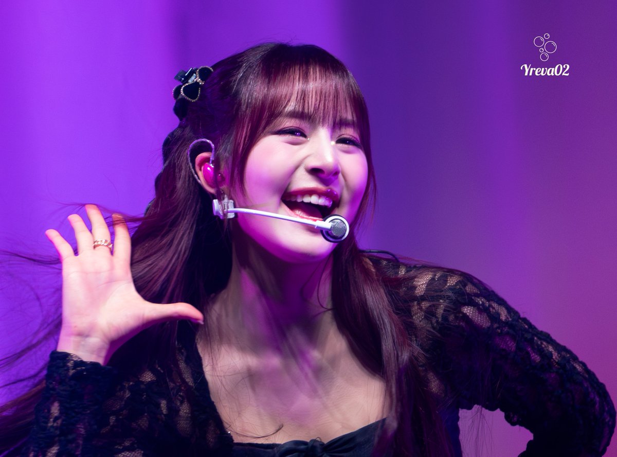 yreva02's tweet photo. Hana fifty fifty chicago 241211  

#fiftyfifty #LoveSprinkleTour_in_USA 
#피프티피프티 #하나 #hana https://t.co/QoqihbPBVu