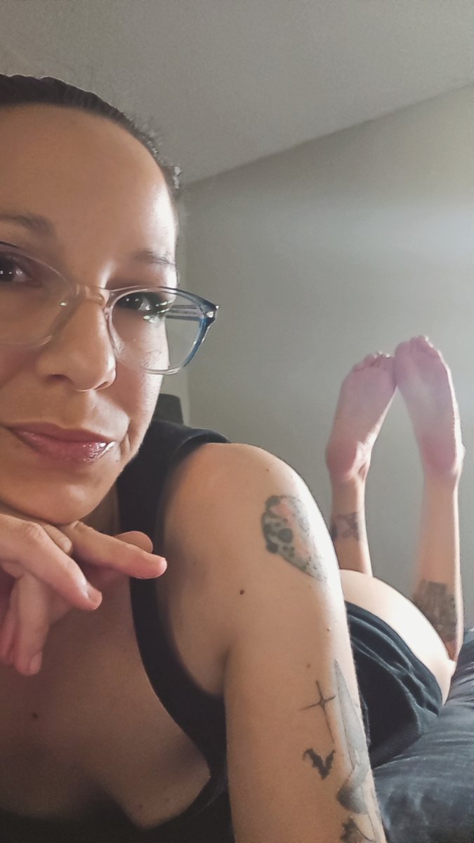 Godddess Dez (@4theloveofsoles) / Posts / X