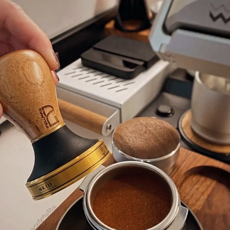 pullmanespresso's tweet image. The tamp is the foundation—build your perfect espresso from the ground up.  ☕️✨

Shop now and transform your coffee moments! Check out our website at zurl.co/wQ4f