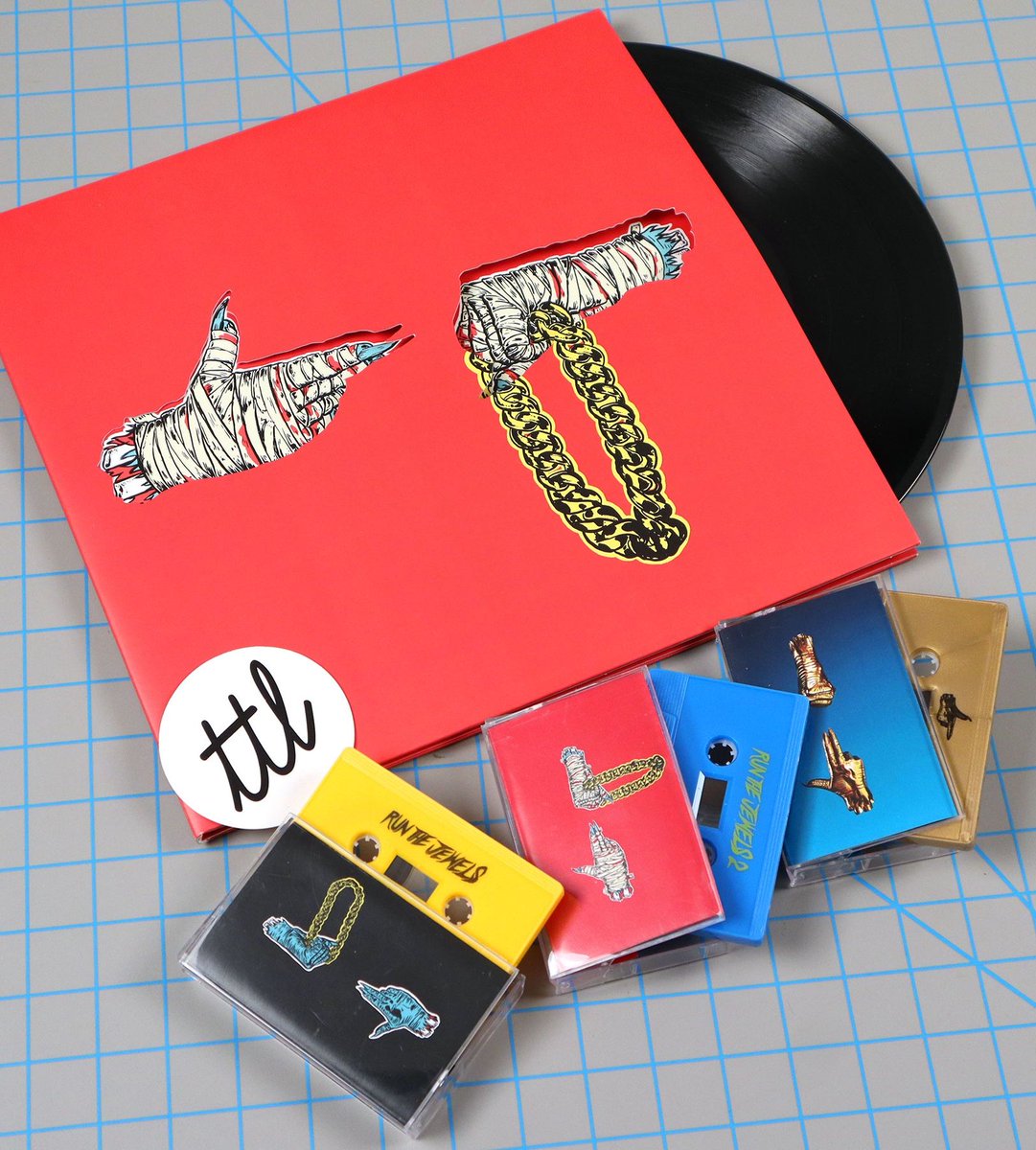 TurntableLab's tweet photo. Run The Jewels 2 / 10th anniversary edition + RTJ 1/2/3 tapes! 👉👊
⇢ https://t.co/6ac1JdhpJp
⇢ https://t.co/niSMYBDWmq
@runjewels @therealelp @KillerMike @seekermusicgrp #runthejewels #rtj2 #elproducto #killermike #ttlgifted https://t.co/2ARx66tfDM
