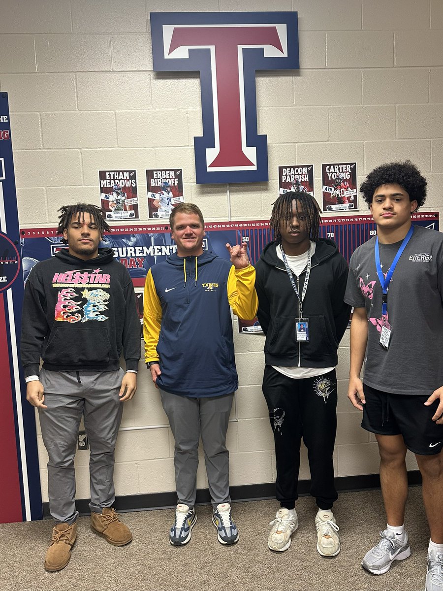 CoachKaliefM's tweet photo. Thank you Coach Glover and Texas Wesleyan University for stopping by to recruit our athletes. https://t.co/6JuH6DGjg1