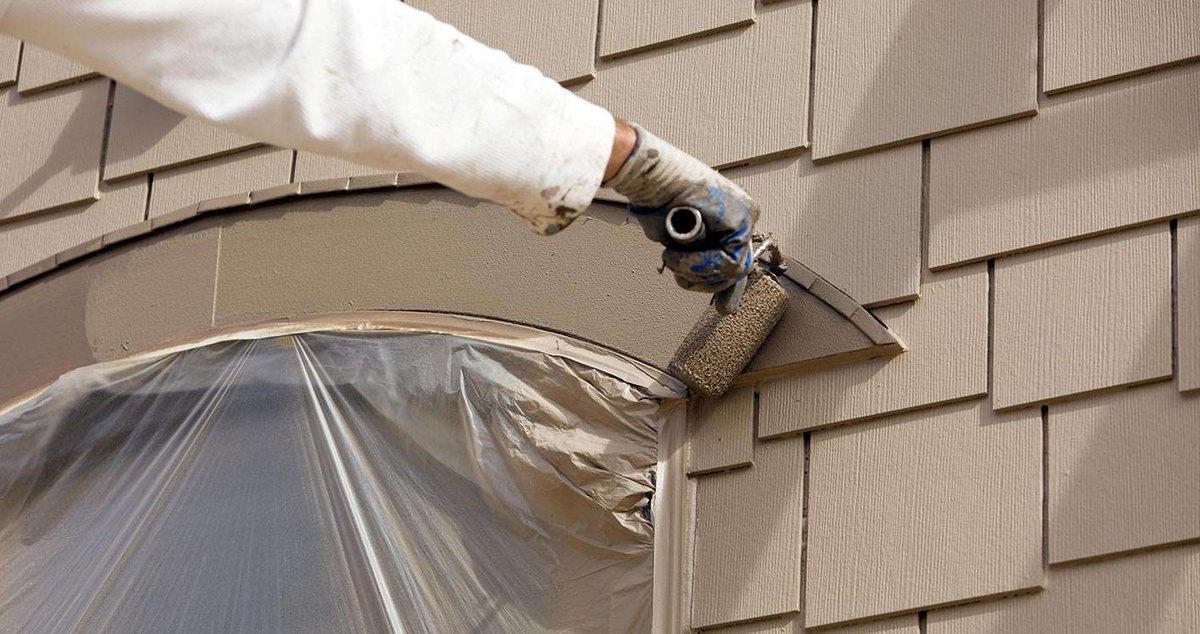 RogallCo's tweet image. Freshening up the look! Our team is hard at work painting new siding. #RogallCo #HomeBeautification