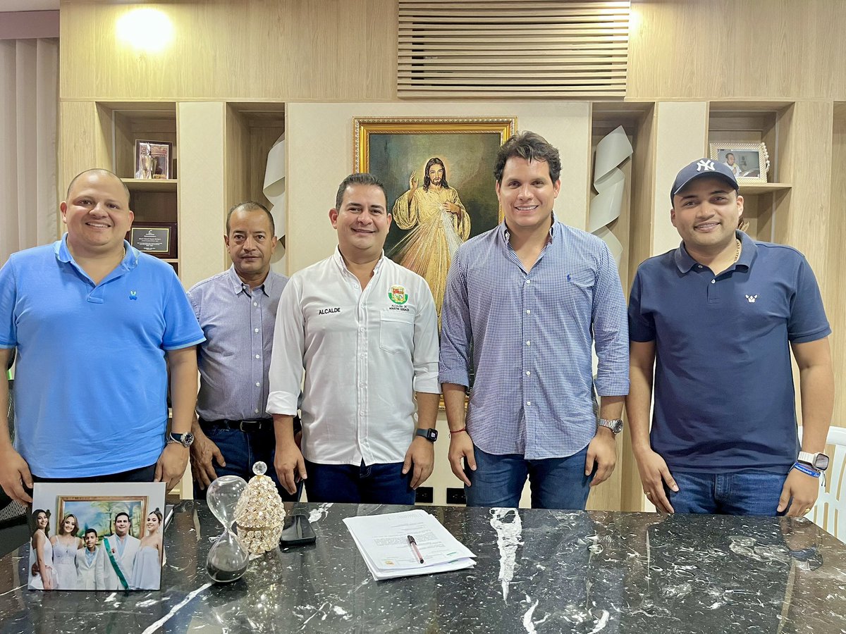 hernanbaqueror's tweet photo. Hoy materializamos un sueño, la  creación de  la Asociación de Municipios para la Transformación Productiva del Corredor Minero-Energético del Cesar (ASOMICESAR).

💡 Municipios: Agustín Codazzi, Becerril, La Jagua de Ibirico, El Paso y Chiriguaná.

El propósito de esta Asociación será el trabajo planificado que prepare al territorio para la transición energética y la necesaria reconversión productiva. 

✔ Presidente: Hernán Eduardo Baquero Rodríguez
✔ Secretario: Leonardo Hernández
✔ Director Ejecutivo: Miguel Durán

#ASOMICESAR #Corredordelavida #UnidosPorElCesar