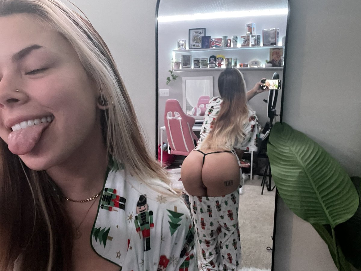 Just posted a trial link 🔗 on my only fans page!! First 50 people to click it get an annual subscription for FREE 😜😜🔥‼️ https://t.co/h4iRPS5G5e
