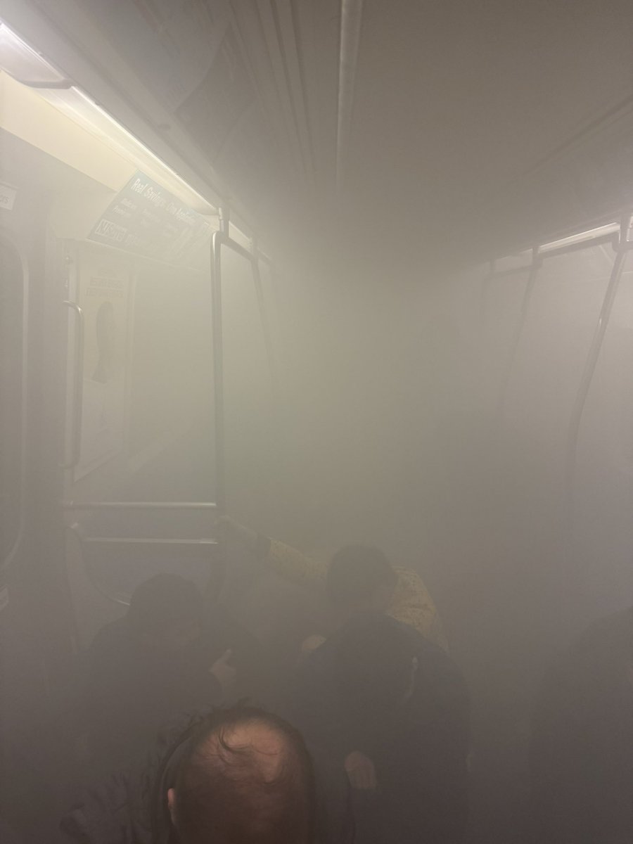 MattyG131's tweet photo. @PATHTrain @NYDailyNews scene inside the path for 45 minutes. https://t.co/ZVma5hZAop