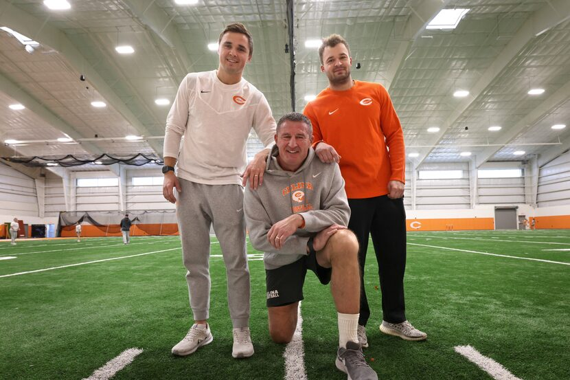 SportsDayHS's tweet photo. Celina has been a fixture in this family for decades.

With his sons by his side, Bill Elliott once again has the program near the doorstep of state championship glory. 🏆

@t_myah brings you more on Celina's three Coach Elliotts:
https://t.co/y2WdsH4Bpa https://t.co/MsSV665ng8