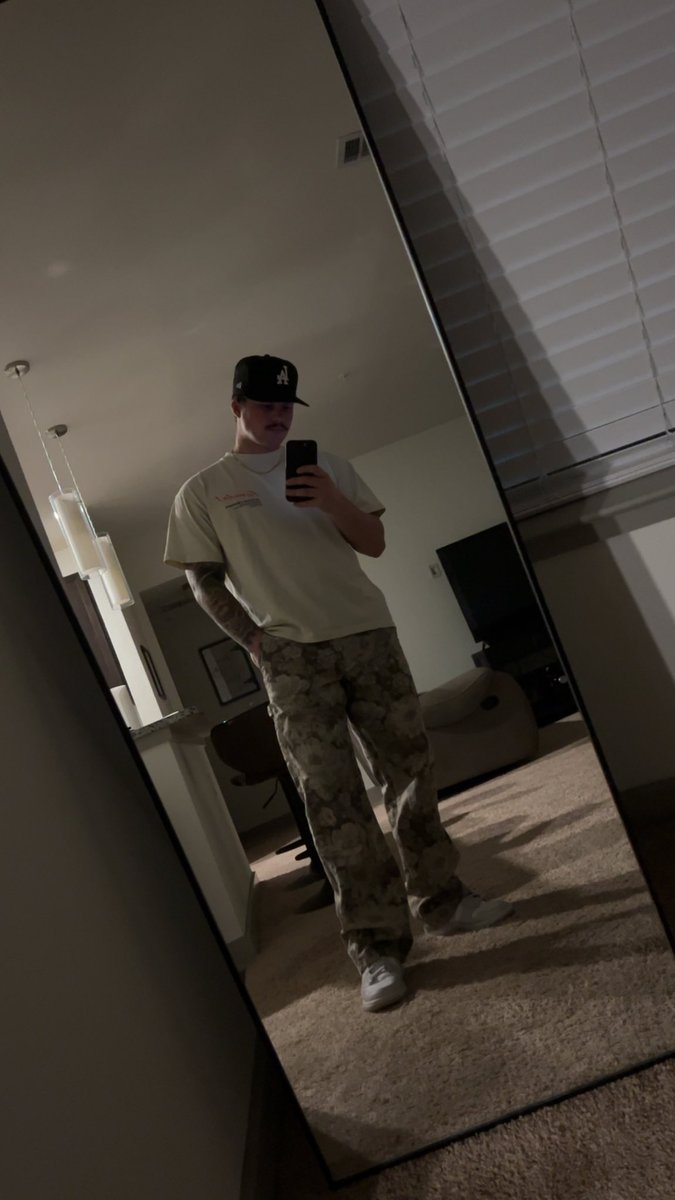 ColtonJohnsonn's tweet image. Call me ranch bc I be dressing