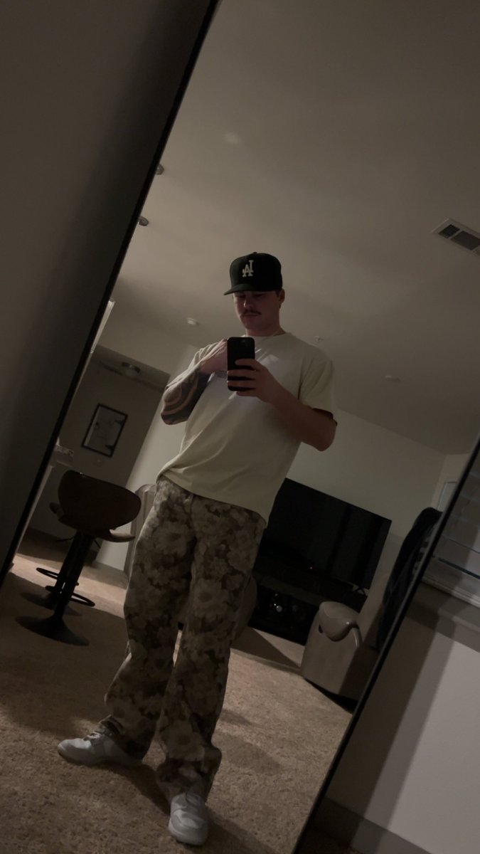 ColtonJohnsonn's tweet image. Call me ranch bc I be dressing