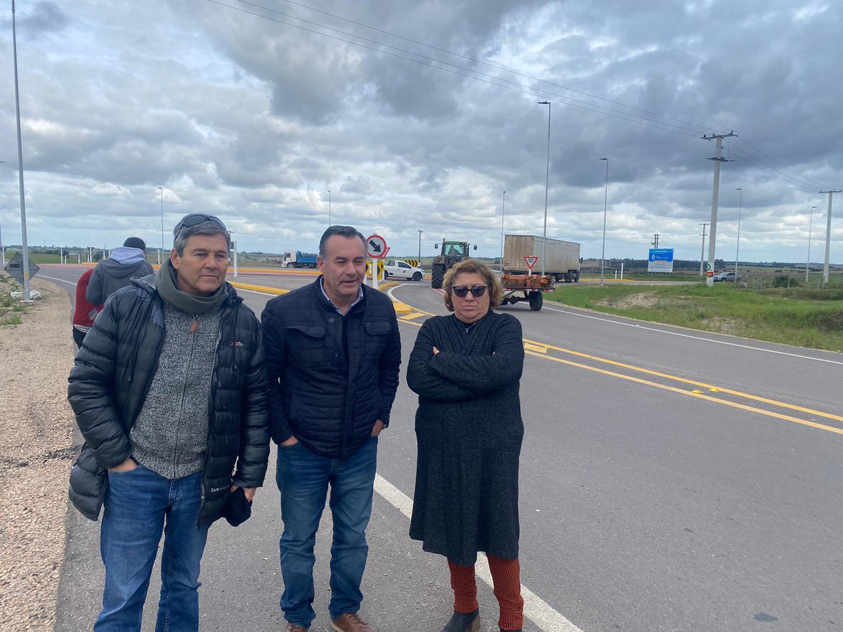 Agradecemos al <a href="/mtopuy/">Ministerio de Transporte y Obras Públicas</a> <a href="/CigandaDVMTOP/">Hernan Ciganda Meerhoff</a> e ing. Daniel Bermudez. Total disposición y apertura en planteos de vecinos por : garitas, señalización, ciclovía iluminación, rotondas etc. durante el avance de excelente obra de ruta 6. <a href="/FloridaIDF/">Intendencia de Florida</a>  <a href="/LuisLacallePou/">Luis Lacalle Pou</a>