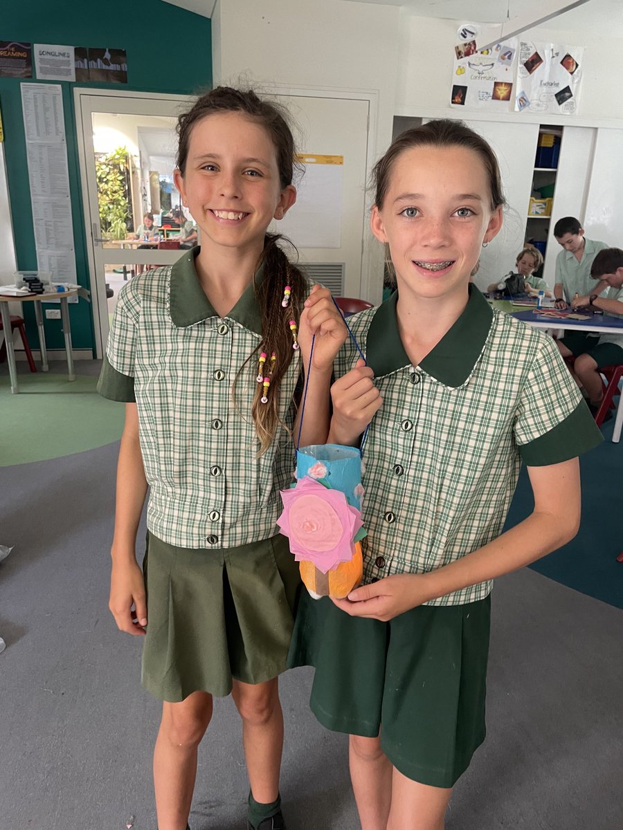 MHOCSTEM's tweet photo. Year 5 light designs. So much fun designing, wiring the circuit and testing. All made using recycled materials. 👏 https://t.co/RJf98jIyHO