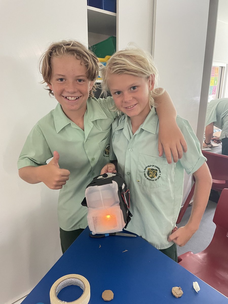 MHOCSTEM's tweet photo. Year 5 light designs. So much fun designing, wiring the circuit and testing. All made using recycled materials. 👏 https://t.co/RJf98jIyHO