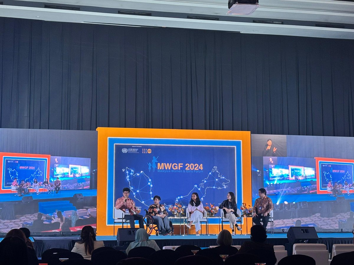 UNFPAMalaysia's tweet image. Join us for Plenary 2: Making the Change: Navigating Towards an Inclusive Future for Malaysia, moderated by @BenedictWeeras1 as we explore what an inclusive Malaysia looks like!

Watch here:
youtube.com/live/lXXKvxA4t…

#MWGF2024 #WanitaPembinaNegara #WomenNationBuilders