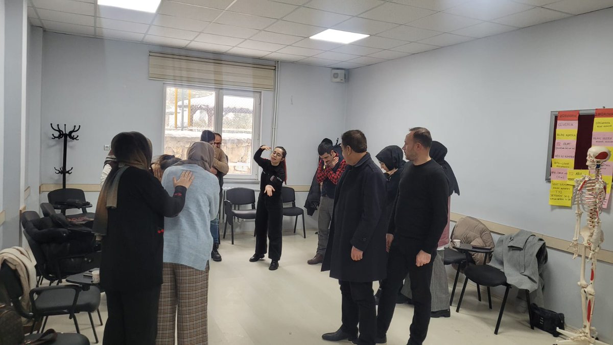 Sivas İl MEM İSG Birimi (@sivasmem_isgb) on Twitter photo Müdürlüğümüz bünyesindeki İlkyardım Eğitim Merkezinde, öğretmenlerimize yönelik verilen İlkyardım Eğitimlerimiz devam etmektedir.
Doğru ve yerinde müdahale ile; #ilkyardimhayatkurtarir
<a href="/tcmeb/">Millî Eğitim Bakanlığı</a>
<a href="/meb_dhgm/">T.C. MEB Destek Hizmetleri Genel Müdürlüğü</a>
<a href="/mebisgb/">İşyeri Sağlık ve Güvenlik Birimi Daire Başkanlığı</a>
<a href="/ozkan_meb/">Özkan AVCI</a>
<a href="/sivasmem/">Sivas Millî Eğitim Müdürlüğü</a>
<a href="/necatiyener_/">Necati YENER</a>
<a href="/atulutas/">Ahmet Turan Ulutaş</a> Müdürlüğümüz bünyesindeki İlkyardım Eğitim Merkezinde, öğretmenlerimize yönelik verilen İlkyardım Eğitimlerimiz devam etmektedir.
Doğru ve yerinde müdahale ile; #ilkyardimhayatkurtarir
<a href="/tcmeb/">Millî Eğitim Bakanlığı</a>
<a href="/meb_dhgm/">T.C. MEB Destek Hizmetleri Genel Müdürlüğü</a>
<a href="/mebisgb/">İşyeri Sağlık ve Güvenlik Birimi Daire Başkanlığı</a>
<a href="/ozkan_meb/">Özkan AVCI</a>
<a href="/sivasmem/">Sivas Millî Eğitim Müdürlüğü</a>
<a href="/necatiyener_/">Necati YENER</a>
<a href="/atulutas/">Ahmet Turan Ulutaş</a>