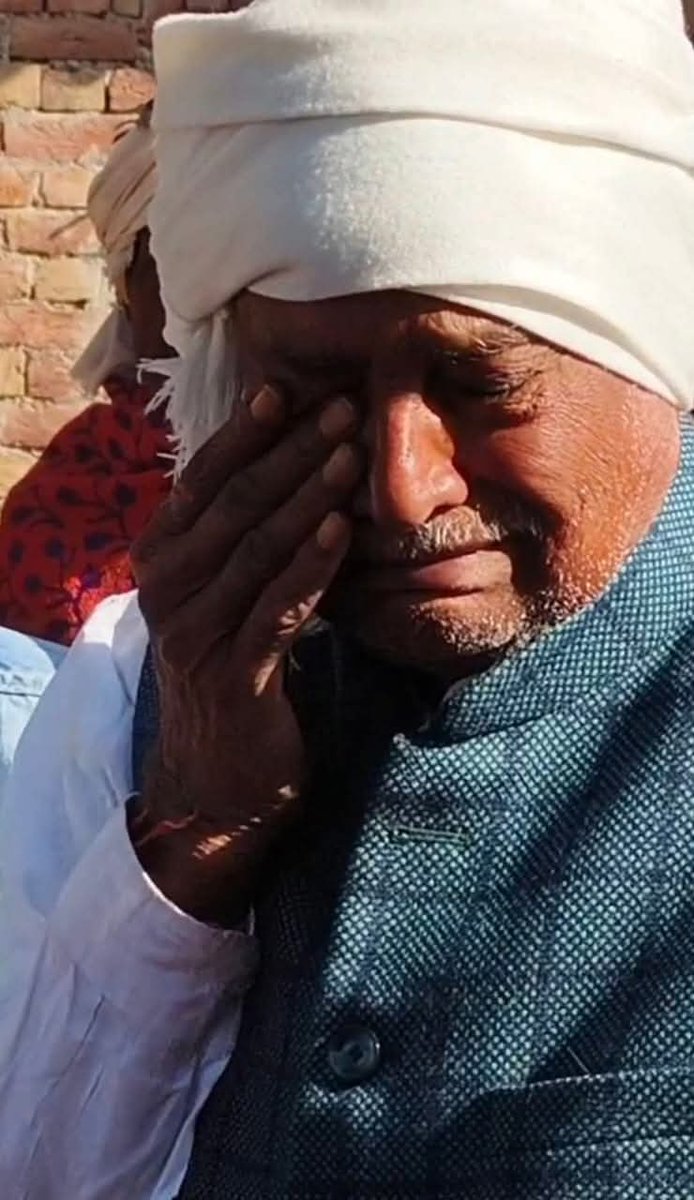 SibbuDholpuriya's tweet photo. दुख होता है दिन रात मेहनत करो परिवार को हिम्मत दो और सारी कोशिश के बाद भी आप हार जाओ।। आपकी मेहनत की कबीले तारिक थी ।।
@DrKirodilalBJP
#rip #aryan #dousa https://t.co/KnK5XeZ7J8