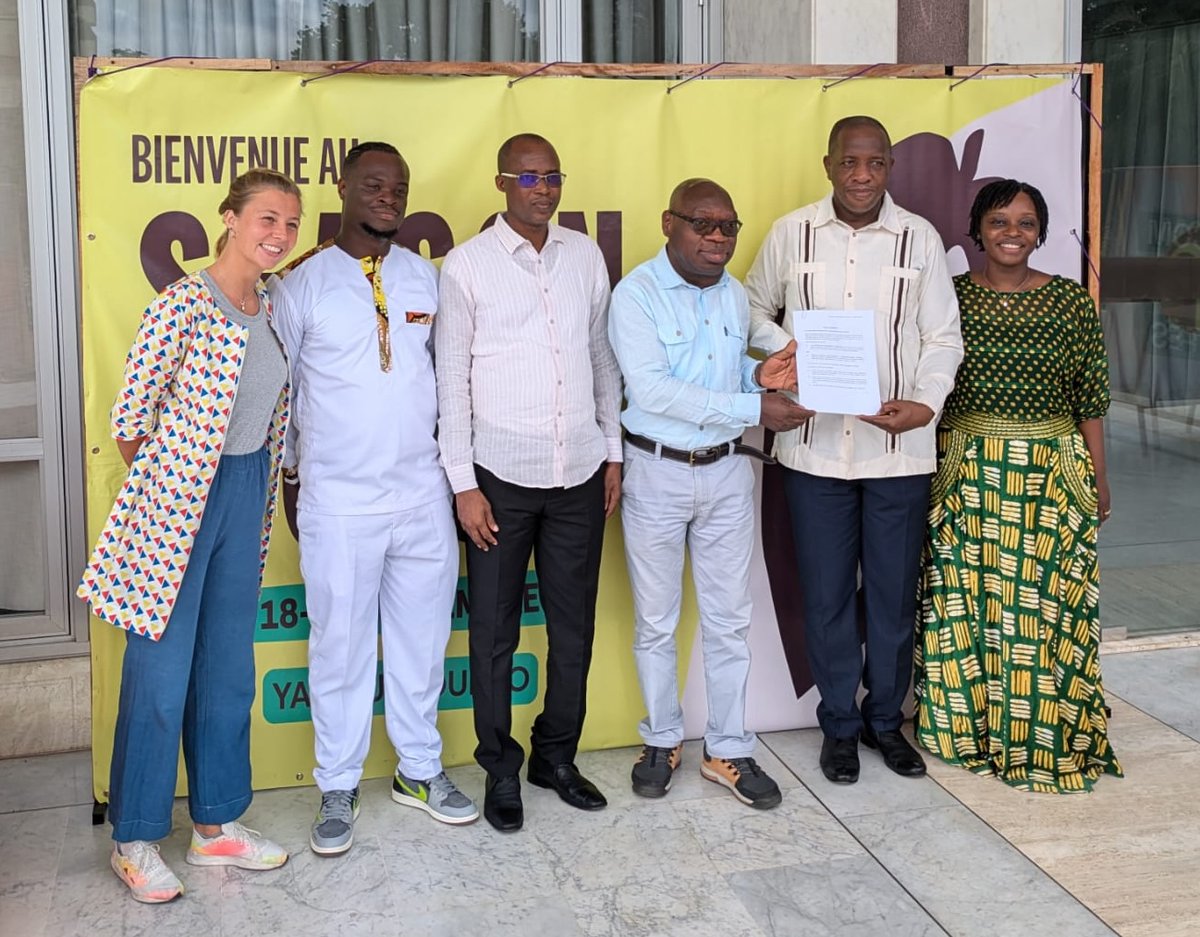 BIO4Africa (@bio4africa) on Twitter photo 🎁#ChocolonelyFoundation is funding a biochar unit and training at #Kapatchiva cocoa cooperative in #CotedIvoire🙏Cocoa pod biochar can help restore the soil and yields @BIO4Africa <a href="/inphbpolytech/">INP-HB</a> 👉bit.ly/49wPdWD
<a href="/aatfafrica/">AATF Africa</a> <a href="/afaasinfo/">African Forum For Agricultural Advisory Services.</a> <a href="/Cirad/">Cirad</a> <a href="/Celignis/">Celignis Biomass Lab</a> <a href="/MTU_ie/">Munster Technological University</a> <a href="/ihedelft/">IHE Delft 💧 Institute for Water Education</a> 🎁#ChocolonelyFoundation is funding a biochar unit and training at #Kapatchiva cocoa cooperative in #CotedIvoire🙏Cocoa pod biochar can help restore the soil and yields @BIO4Africa <a href="/inphbpolytech/">INP-HB</a> 👉bit.ly/49wPdWD
<a href="/aatfafrica/">AATF Africa</a> <a href="/afaasinfo/">African Forum For Agricultural Advisory Services.</a> <a href="/Cirad/">Cirad</a> <a href="/Celignis/">Celignis Biomass Lab</a> <a href="/MTU_ie/">Munster Technological University</a> <a href="/ihedelft/">IHE Delft 💧 Institute for Water Education</a>