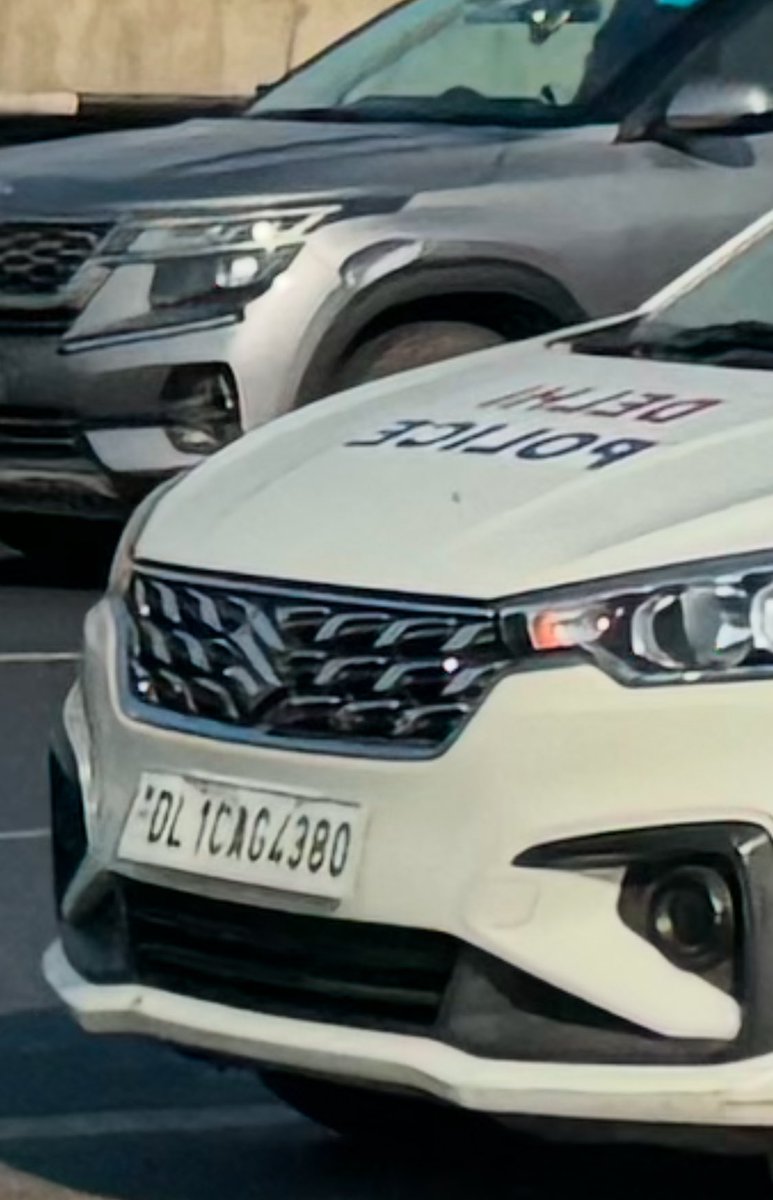 Traffic blocked for 20 mins by police car, which is coming from Rao Tula Ram Marg, clearing traffic from Dhaula Kuan side on airport/Gurugram flyover. 2-3 km pileup, potentially causing missed flights/meetings. Under whose authority? <a href="/dtptraffic/">Delhi Traffic Police</a> <a href="/DelhiPolice/">Delhi Police</a> <a href="/DelhiPoliceCom1/">Delhi Police Commissioner</a>