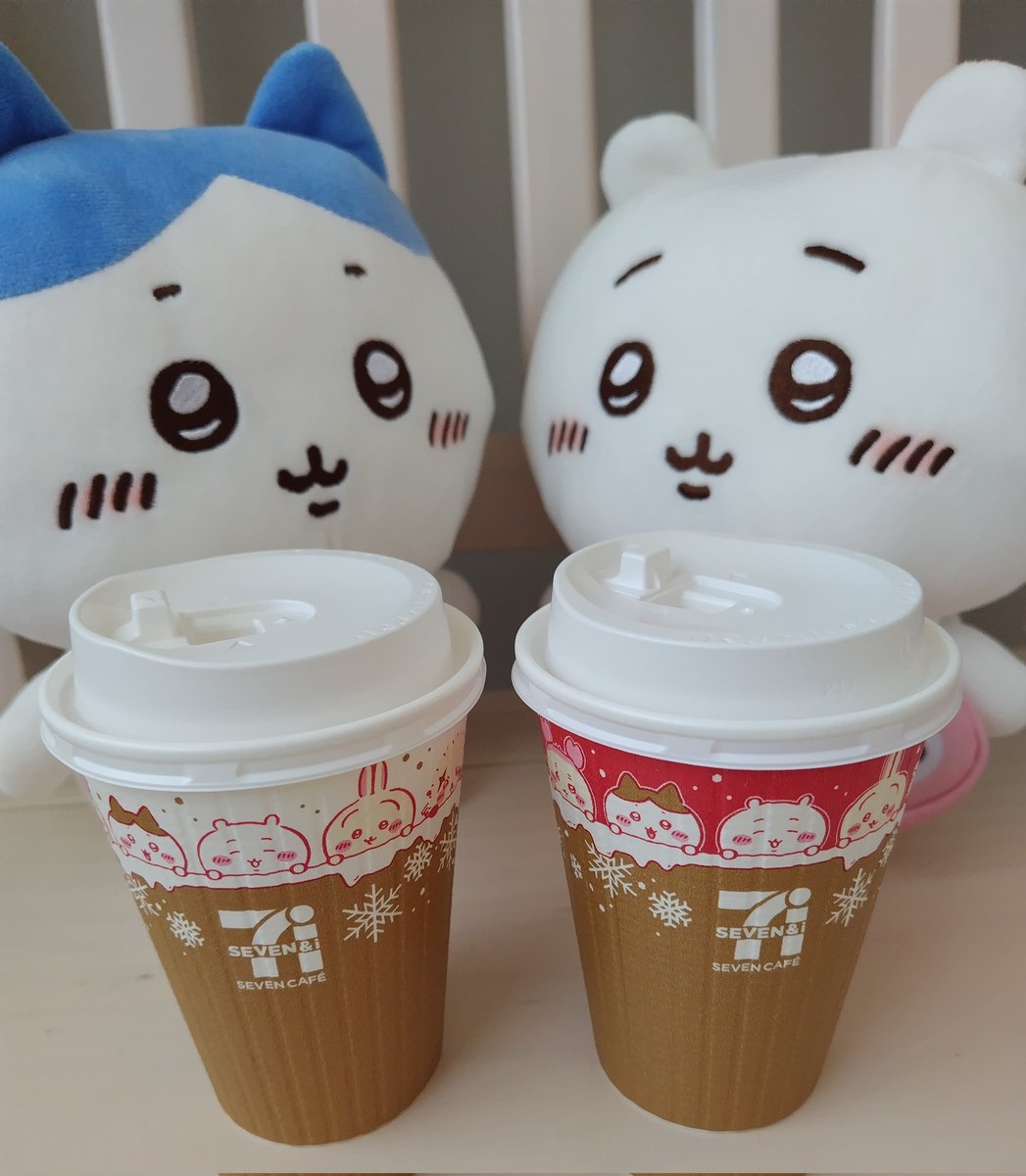 寒いけどアイスも食べなくちゃ！
#セブンとちいかわのあったまるねきもち