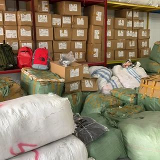 BundaFay2's tweet photo. Shopee Live: SPECIAL SALE DI GUDANG BARU 😍. Tonton https://t.co/xozQtOvpCr live sekarang: https://t.co/d3rDAmHmkC https://t.co/3Kn1Kb2Cd5