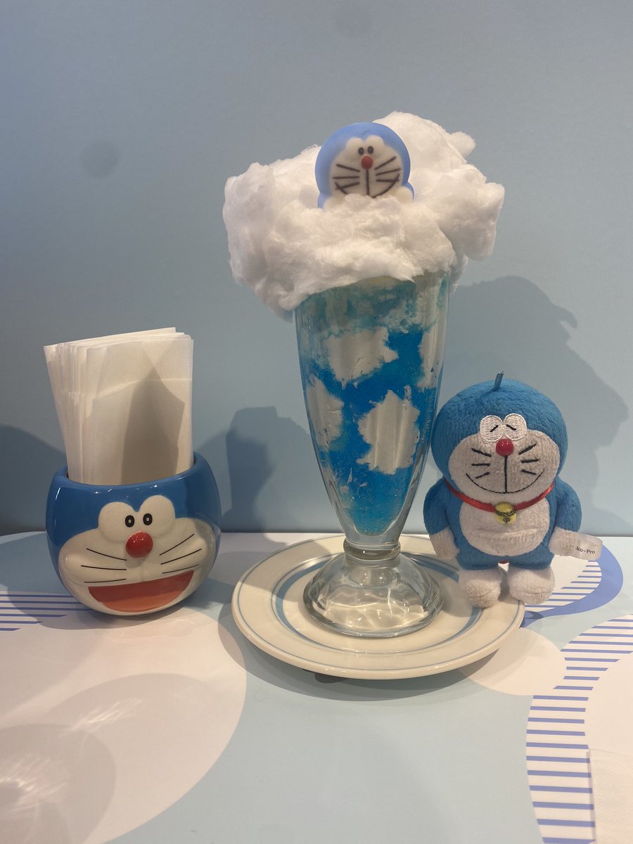 pirikooooo's tweet photo. ドラちゃんの名に恥じぬ様、ドラ活もたまにしております🤭

今日からオープンだったんだけど凄く可愛くて癒された😸

zooもちょびっと仲間入り🧋 https://t.co/IwzLWD3RA1