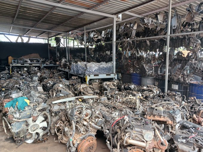 Seven stolen and hijacked vehicles were recovered from a chop shop operated by illegal immigrants in Marabastad. 

Police also arrested over 80 illegal immigrants during the operation, striking a major blow to organized crime. 

[Read] newspanther.co.za/80-illegal-for…