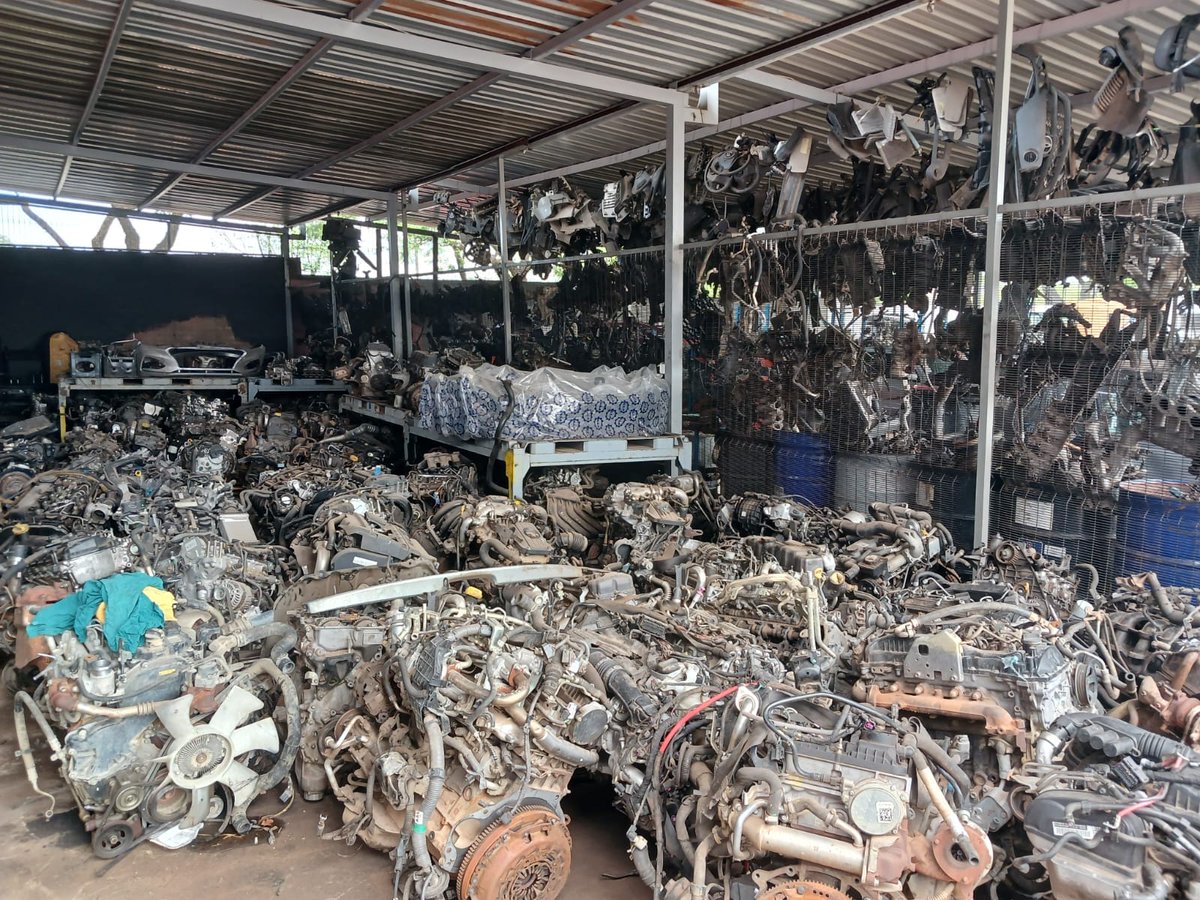 _ArriveAlive's tweet image. Police recover stolen and hijacked vehicles at a chop shop in Tshwane  buff.ly/4iujCsB

#ArriveAlive #ChopShop #StolenVehicles #HijackedVehicles @SAPoliceService
