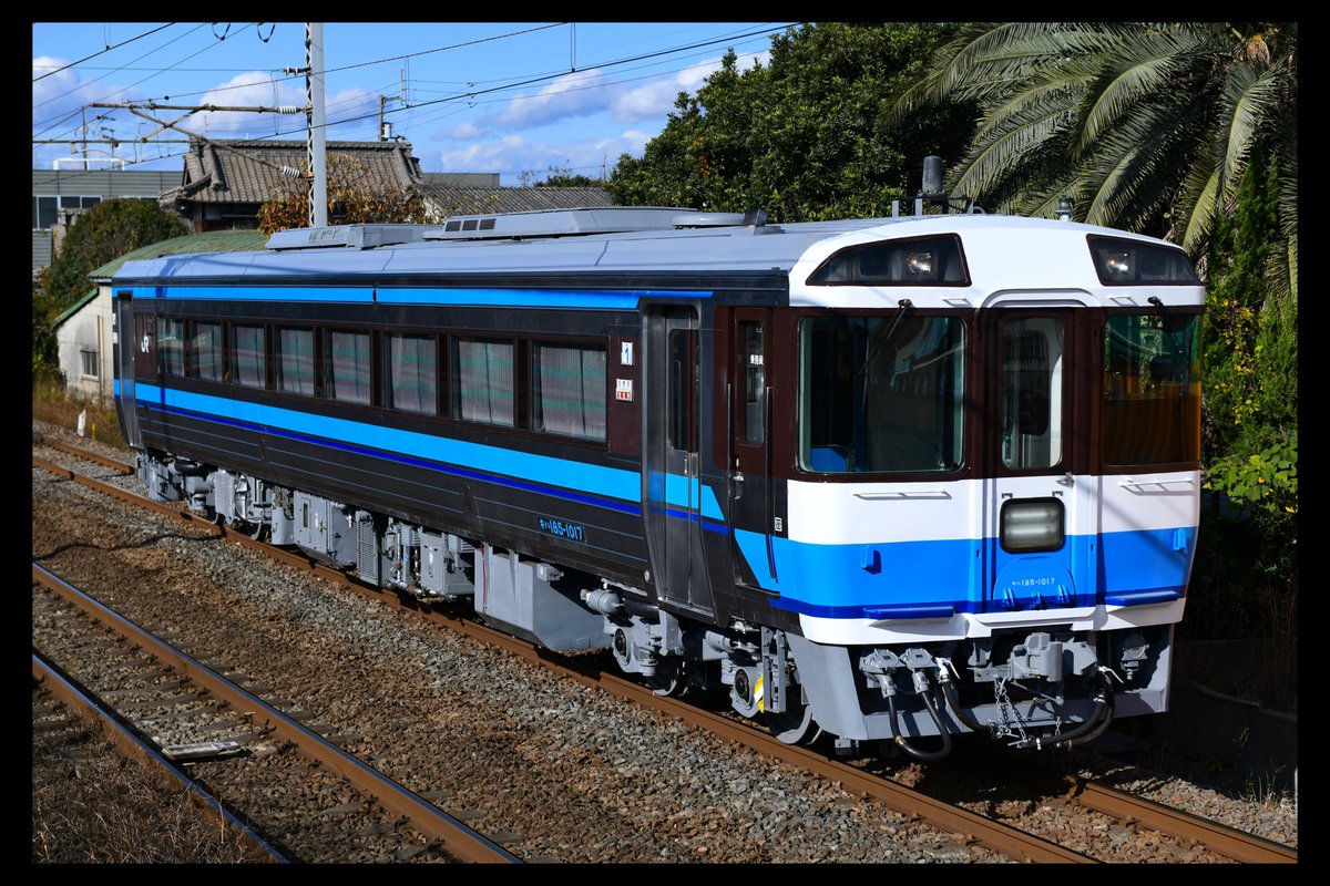 試6192D
四ｶﾏ キハ185-1017
多度津工場出場試運転
