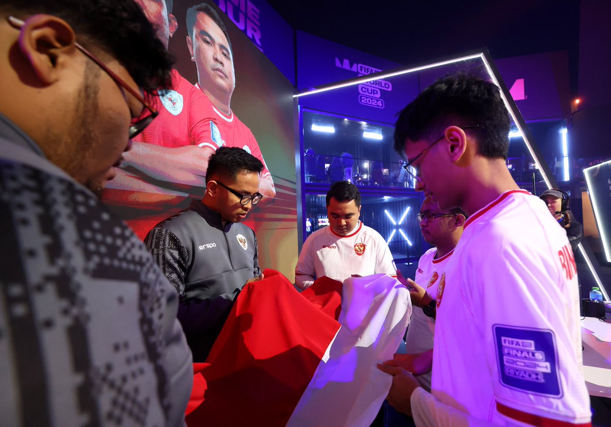 MALAM INI! 🇮🇩

FINAL FIFAe World Cup of eFootball - Console 🏆🎮

🇮🇩 INDONESIA v BRAZIL 🇧🇷
12 Dec - 22:30 WIB

Langkah terakhir menuju juara dunia eFootball! 🔥💪

#FeWCeFootball
