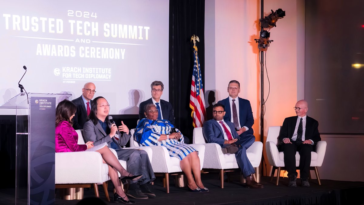 audreyt's tweet image. Privileged to participate in @TechDiplomacy’s #TrustedTechSummit.🙏

The gathering of global leaders from government, tech, business, academia &amp;amp; civil society was great.✅

Agreed! Technology must advance freedom.🆓

Let’s double down on #TrustedTech &amp;amp; #FreeTheFuture🖖—together.
