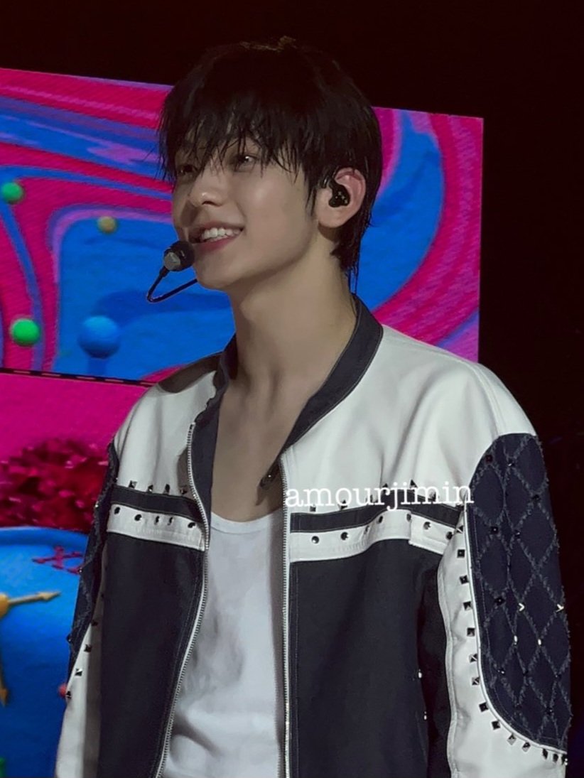 csbshour's tweet image. 