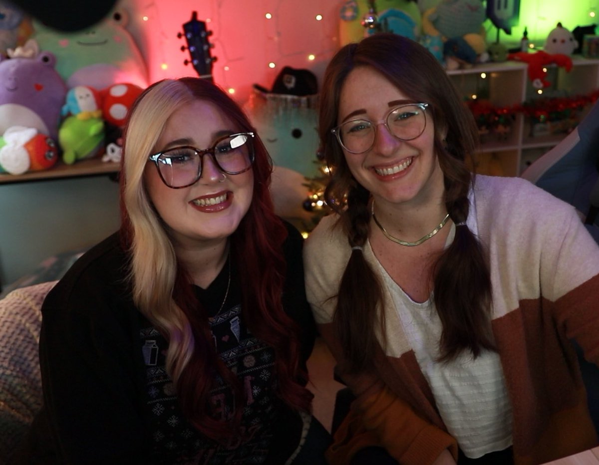s0phttv's tweet photo. i wuv you @_k8lyn_rose  thank you so much for joining me today for art streams :) the best cwismis gift a girl could ask for!!!!! https://t.co/uuZ5hdyWww
