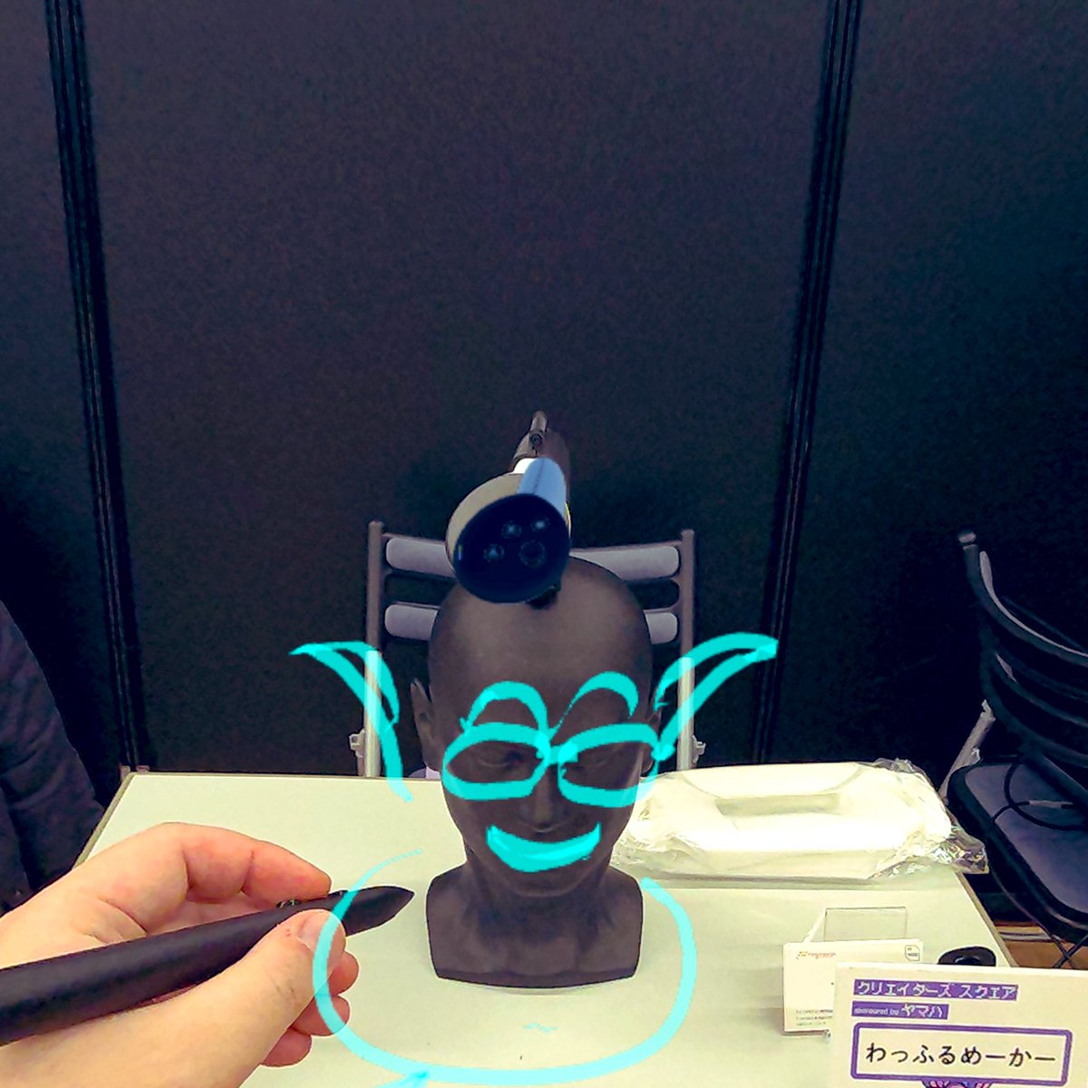 waffle_maker's tweet photo. XR Kaigi 2024にて、XR用スタイラスペンでMRお絵描きができるデモを展示しています。マネキンヘッドを動かすことでアングルを変えて見ることもできます。
4階エキスポステージ横のクリエイターズスクエアでお待ちしています!!
#XRKaigi #MetaQuest3 #mxink https://t.co/ijYRqU6BsN