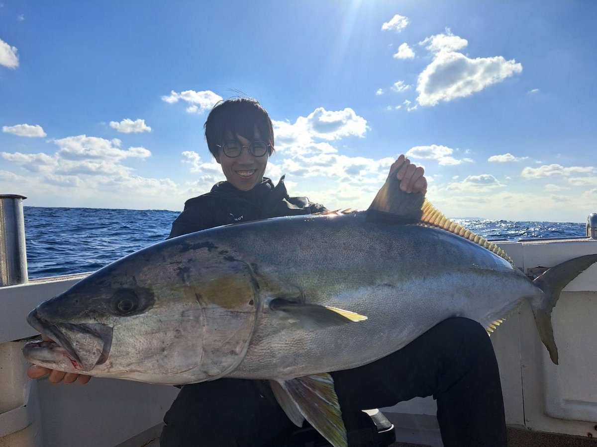 Tidepool_yuto's tweet photo. 久しぶりの投稿🥰
今年4本目の20kgオーバー、かつ
2年連続の30kgオーバーとなりました。

海に感謝。魚に感謝。
ヒラマサ▶︎31kg 156cm

今度はリリースさせてくれてありがとう😊 https://t.co/ickgkJCDfc