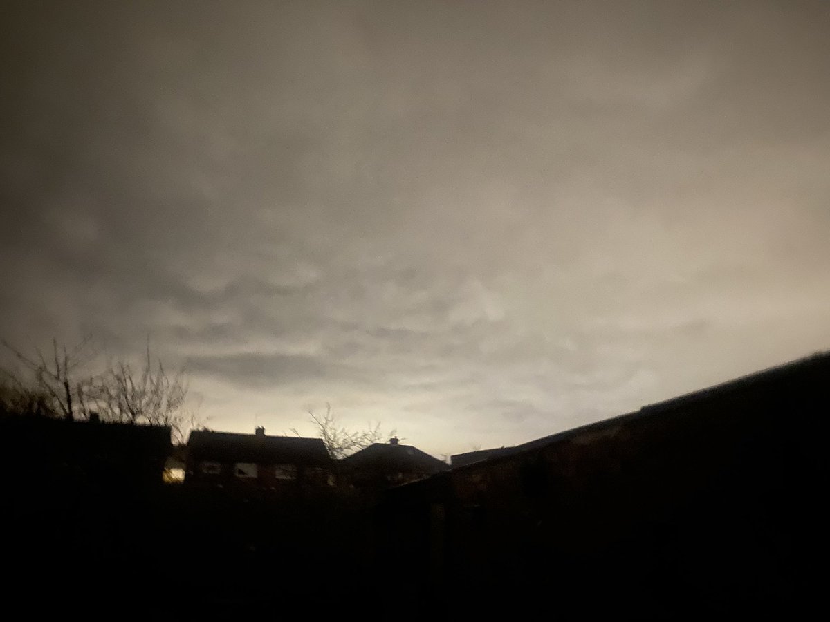 Inde44's tweet image. Why is it so light , at 2am ? !!