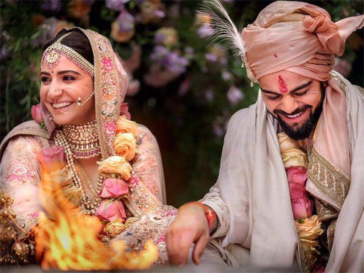 Cricket_India__'s tweet photo. Happy Wedding Anniversary both of you 💝🤌🏻

World no.1 cutest couple..........💫🫶💗

#AnushkaSharma #ViratKohli #Virushka https://t.co/coG5RS3ZeQ
