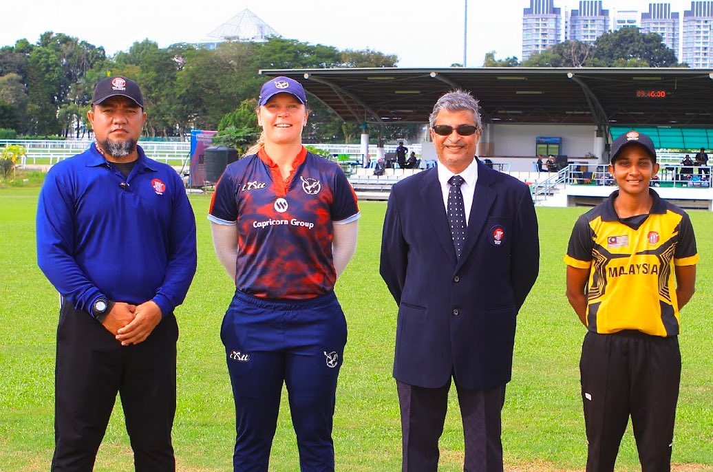 🏏 MATCH 3: Namibia have put us into bat

🔴 Watch LIVE: facebook.com/share/v/19V7Qe…

Score ➡️ cricketmalaysia.com/MalaysianCrick…

#MASvNAM 🇲🇾 🇳🇦 #Cricket #WomensCricket