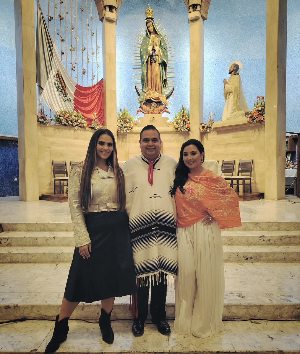 Serenata a Santa María de #Guadalupe 

Gracias <a href="/morochaoficial/">Grupo LA MOROCHA</a> y <a href="/LidiaCavazos/">Lidia Cavazos</a>